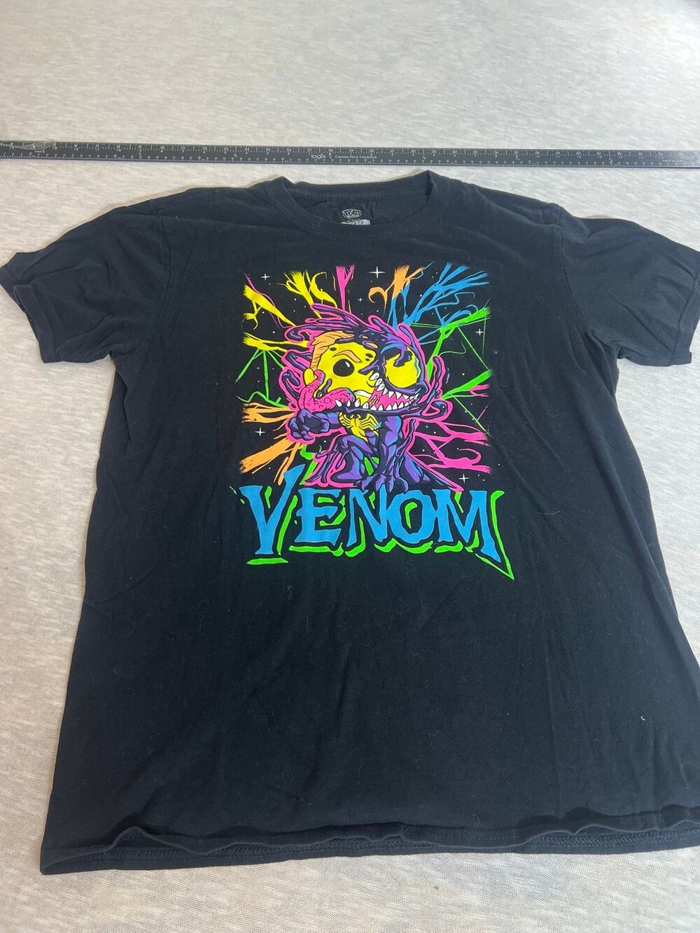official Funko POP! Marvel: Venom Black Light T-Shirt size Large